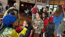 Gölcük Belediyesi tarafından düzenlenen “Ara Tatil Çocuk Şenliği, karne tatilindeki yüzlerce çocuğa unutulmaz anlar yaşattı.