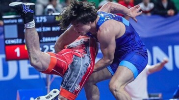 Güreş kadrosu başşehirden madalyalarla döndü