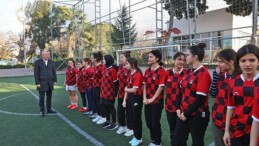 Güzelbahçe Belediyesi Kız Futbol Kadrosu’ndan tezli başlangıç