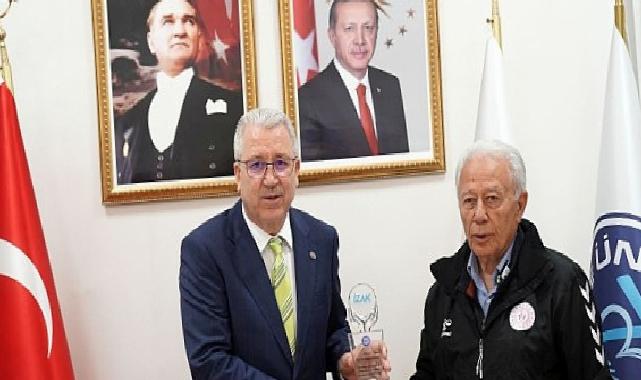 İzmir Atletizm Spor Kulübü’nün Türkiye Şampiyonlarındaki Başarısı ve Rektörlük Ziyareti