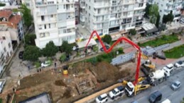 İzmir Büyükşehir Belediyesi Karşıyaka Yeni Girne Caddesi’nde Modern Üst Geçit Projesiyle Ulaşımı Rahatlatıyor