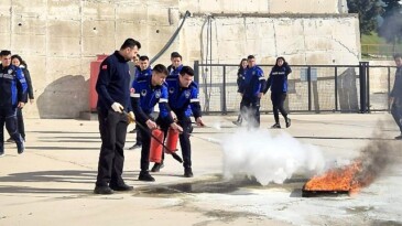 İzmir İtfaiyesi’nden zabıta işçisine yangın güvenliği eğitimi