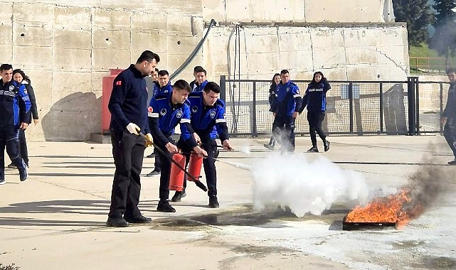 İzmir İtfaiyesi’nden zabıta işçisine yangın güvenliği eğitimi