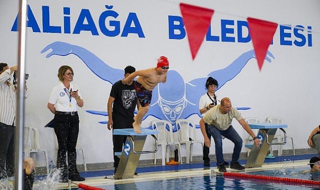 İzmir’de Özel Sporcuların Yüzme Şampiyonası Coşkusu