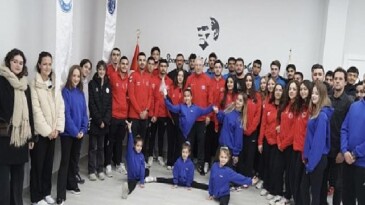 İzmir’de Sualtı Ragbisi Şampiyonası Büyük Bir Heyecanla Gerçekleşti