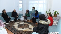 Kahramankazan Belediye Lider Yardımcısı Cemal Öztürk, 6 Şubat sarsıntılarının yıldönümünde depremzede aileleri ziyaret etti.
