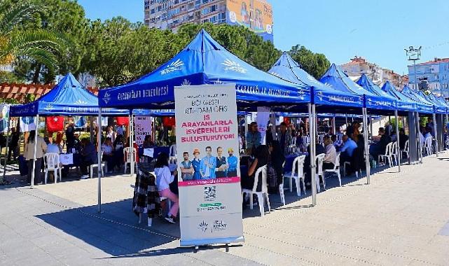 Karabağlar Belediyesi’nin Düzenlediği İstihdam Günleri Yoğun İlgi Gördü