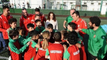 Karşıyaka Belediyesi’nden 23 Nisan Ulusal Egemenlik ve Çocuk Bayramı’na Özel Futbol Turnuvası