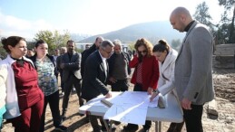 Karşıyaka’nın yeni hayvan barınağı için birinci kazma vuruldu