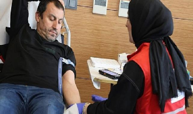 Kartepe Belediyesi ve Kızılay İş Birliğiyle Kan Bağışı Kampanyası Başarıyla Gerçekleştirildi