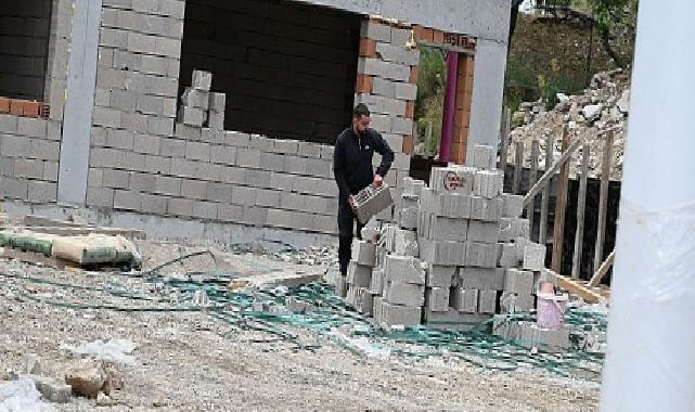 Kemer Belediye Meclis Üyesi Mustafa Çelik’ten Tekirova Mahallesi’nde Pazar Yeri İncelemesi