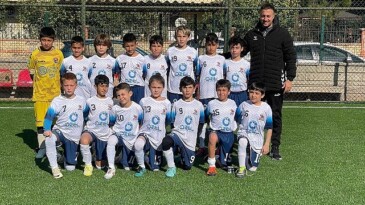 Kemer Belediyespor U11 birinci maçını kazandı