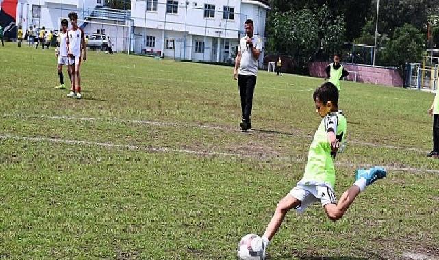 Kemer’de 23 Nisan Ulusal Egemenlik ve Çocuk Bayramı Futbol Turnuvası Coşkuyla Tamamlandı