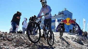 Kemer’de Sky To Sea Dağ Bisikleti Yarışları Başladı
