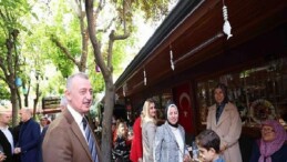 Kocaeli Büyükşehir Belediye Başkanı Tahir Büyükakın, Kadın Girişimcilerle Bir Araya Gelerek Şehir Ekonomisini Güçlendirdi