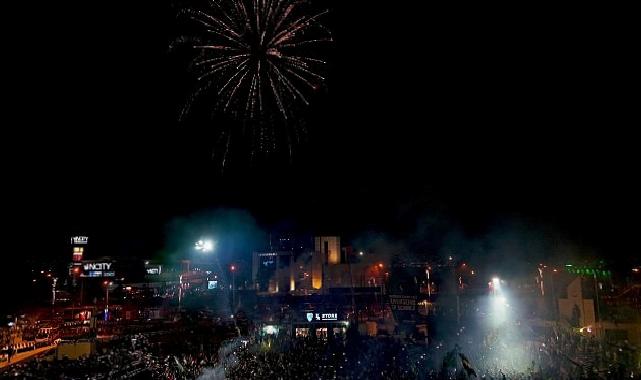 Kocaeli Büyükşehir Belediyesi’nin Muhteşem Şampiyonluk Kutlaması