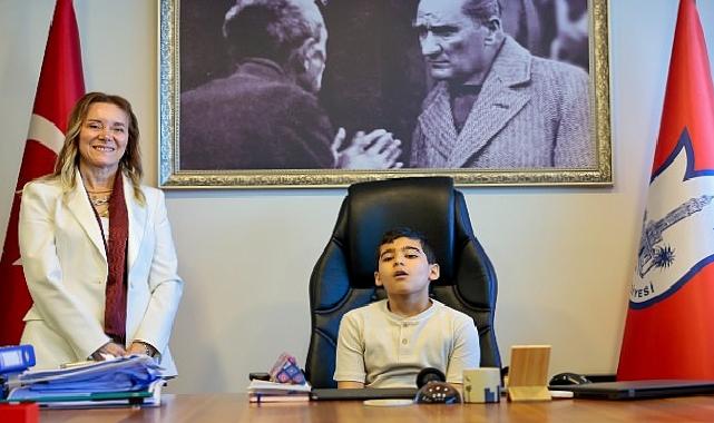 Konak Belediyesi’nden Unutulmaz 23 Nisan Kutlaması: Çocuklar Sırayla Belediye Başkanı Oldu