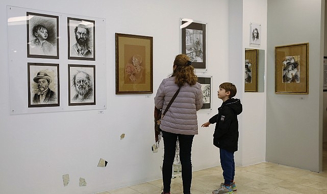 Küçükçekmece Belediyesi Hoş Sanatlar Akademisi Öğrencilerinden “Yansıma” Standı