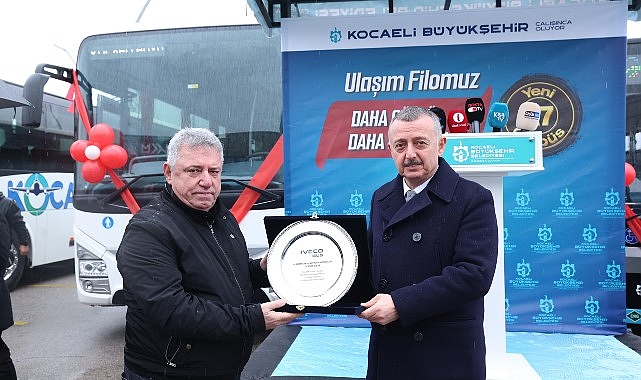 Lider Büyükakın öncülüğünde kente bedel katan bir adım daha Büyükşehir’den ulaşıma 27 yeni otobüs