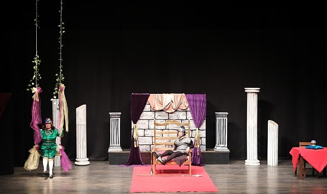 Lider çerçioğlu büyükşehir belediyesi kültür merkezleri öğrencilerini tiyatro ile buluşturdu