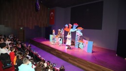 Lider Kırgöz, yarıyıl tatilinde çocukları unutmadı