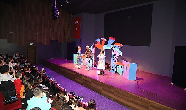 Lider Kırgöz, yarıyıl tatilinde çocukları unutmadı