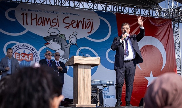 Lider Tugay Hamsi Şenliği’ne katıldı İzmir’de Karadeniz rüzgarı