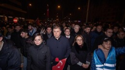 Lider Tugay’dan felaketin yıl dönümünde halkla bir arada sessiz yürüyüş “Yaşadıklarımıza yazgı diyemeyiz”