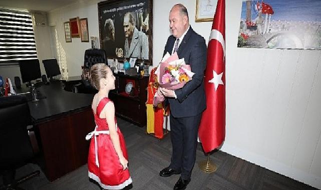 Menderes Belediyesi’nden 23 Nisan Coşkusu ve Çocuklara Emek