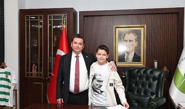 Osmangazi’de 23 Nisan Coşkusu: Çocuklar Başkanlık Koltuklarını Devraldı