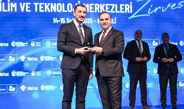 Sanayi ve Teknoloji Bakanı Kacır’dan Konya Bilim Merkezi’ne “En Güzel Yenilikçi Uygulamalar” Mükafatı