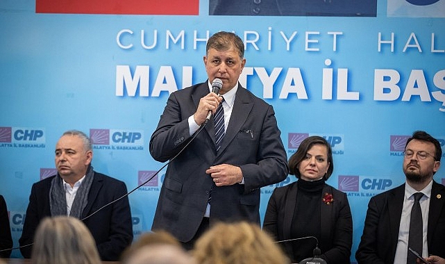 Tugay: İzmir’de kalpler sarsıntı bölgesi için atıyor