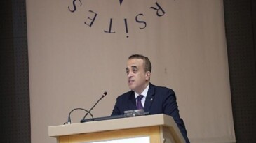 Uzm. Dr. Bekir Aktura: “Sağlık hizmetlerinde grup çalışması hasta memnuniyetini artırır.”