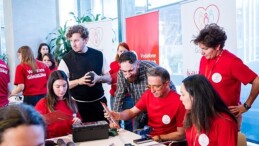 Vodafone Vakfı ve “Hayat Tamircisi” Hasan Kızıl’dan Engelli Hayvanlara Özel Proje