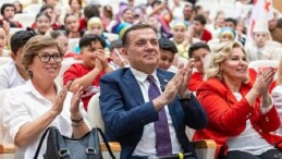 Yenişehir Belediye Başkanı Abdullah Özyiğit ve Meclis Üyeleri’nden 23 Nisan Çocuk Bayramı’nda anlamlı devriye