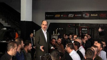 Başkan Uğur İbrahim Altay’dan Gençlerle ve Esnaflarla Bir Araya Gelme Programı