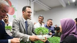 Bornova Belediyesi’nden Kırsal Mahallelere 400 Bin Sebze Fidesi Dağıtımı Başladı