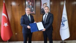 Dokuz Eylül Üniversitesi ile Tez-Koop-İş Sendikası arasında yeni toplu iş sözleşmesi imzalandı