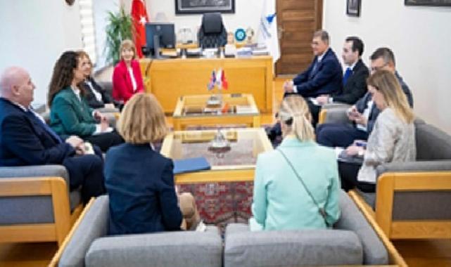 İzmir Büyükşehir Belediye Başkanı Dr. Cemil Tugay ve Birleşik Krallık Büyükelçisi Jill Morris’ten Verimli İş Birliği Ziyareti