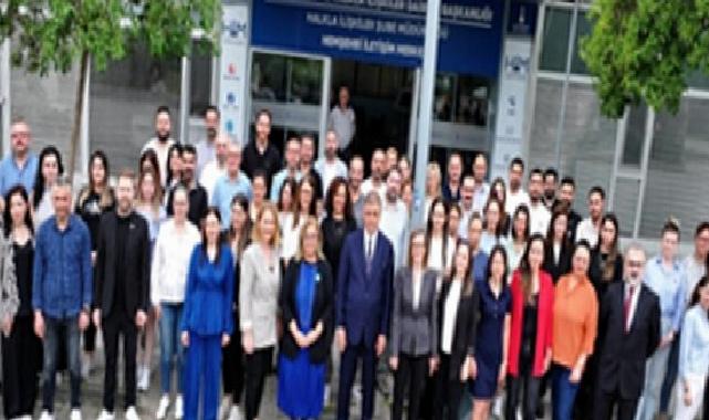 İzmir Büyükşehir Belediye Başkanı Dr. Cemil Tugay’dan Hemşehri İletişim Merkezi’ne Ziyaret