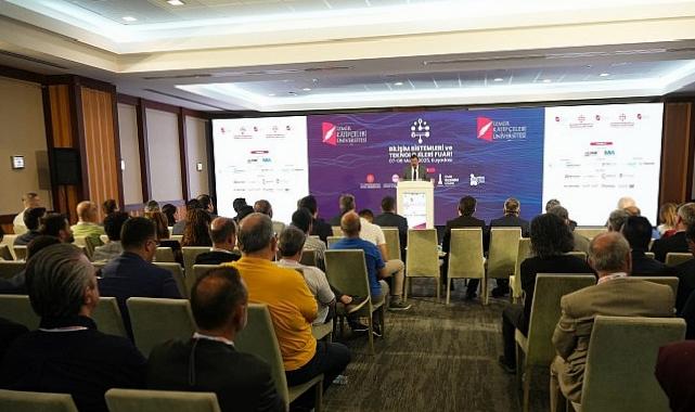 İzmir Kâtip Çelebi Üniversitesi ve Cumhurbaşkanlığı Strateji ve Bütçe Başkanlığı İş Birliğiyle Düzenlenen Bilişim Sistemleri ve Teknolojileri Fuarı Kuşadası’nda Başladı