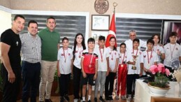 Kemer Belediyesi Kick Boks Takımı Antalya Turnuvasında Büyük Başarı Elde Etti