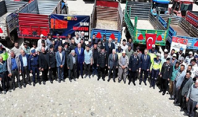 Konya’da Trafik Güvenliği ve İlkyardım Haftası Çerçevesinde Reflektör Dağıtım Programı Gerçekleştirildi