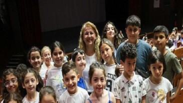 Bakırköy’de karne sevinci