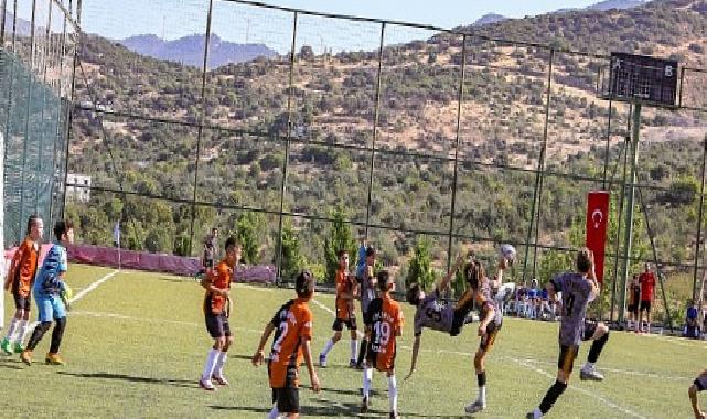 Bayraklı’da manalı turnuva: ‘Ferdi Zeyrek’ U-12 Cup futbol turnuvası başlıyor!