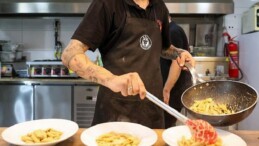 Buca’nın Üzüm Cafe’sini gençler çok sevdi