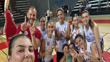 Büyükşehir Basketbol Yerel Ligi Büyük Kadınlar da şampiyon oldu