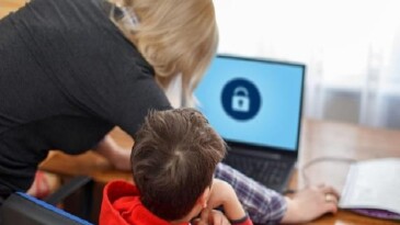 Dijital dünyada çocuklarınızı yalnız bırakmayın