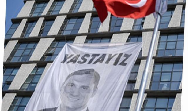 Ferdi Zeyrek gözyaşları ve alkışlarla uğurlandı