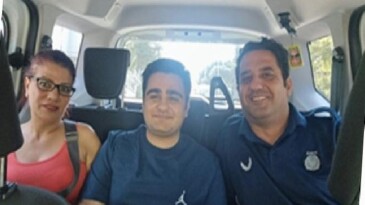 İzmir Büyükşehir Belediyesi zabıta takımları YKS’ye giren öğrenciler için yardıma koştu